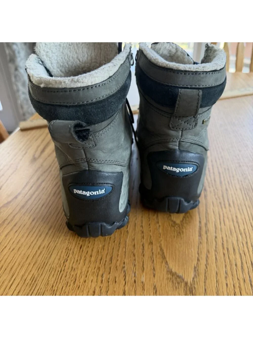 Patagonia Beluga Men's Waterproof Hiking Winter Boots Size 11 Rugged Gray